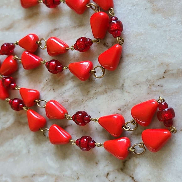 Vintage Red Glass Necklace - Picture 4 of 4